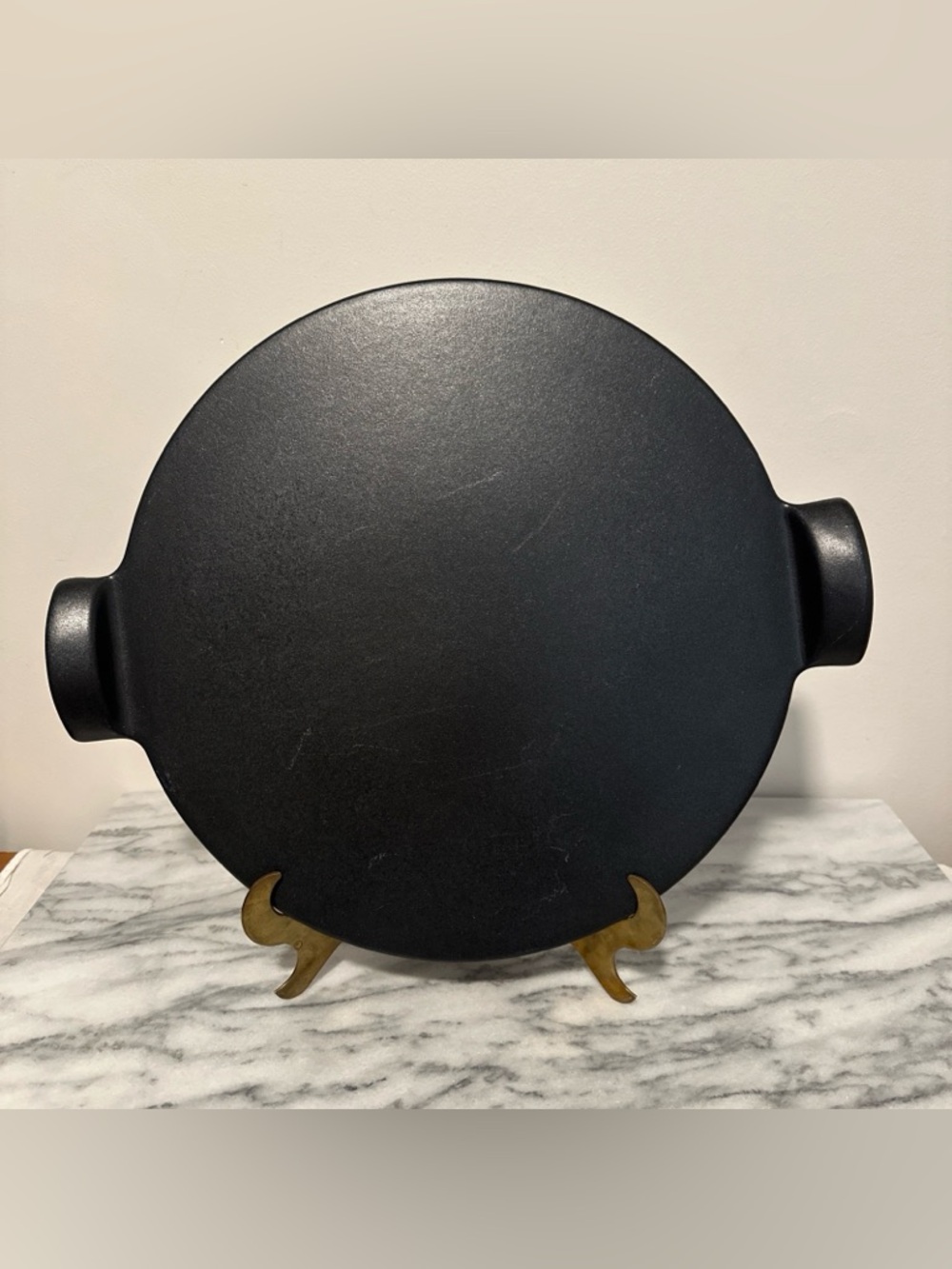 Emile Henry black pizza stone 14”D with handles flame ceramic made in France